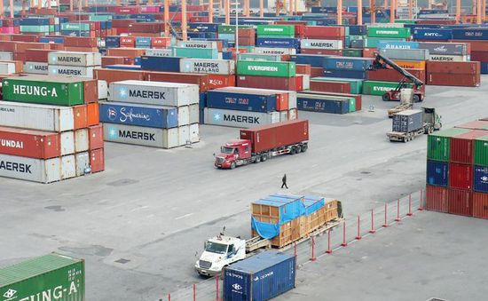 Dịch vụ logistics: Doanh nghiệp nội vẫn “lép vế” trên sân nhà