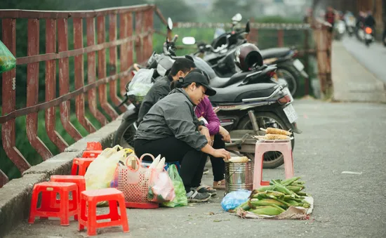 Miền Bắc trở gió, người Hà Nội làm gì?