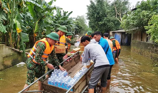 Người dân Nghệ An ổn định đời sống khi lũ rút