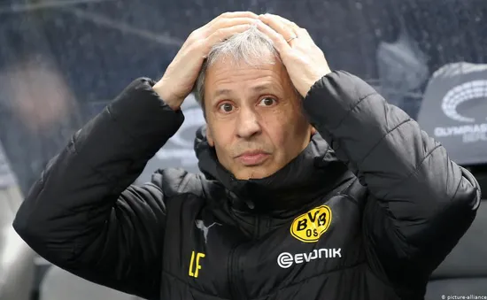 Dortmund sa thải HLV Lucien Favre