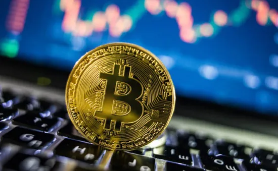 Giá đồng Bitcoin lần đầu tiên vượt ngưỡng 20.000 USD