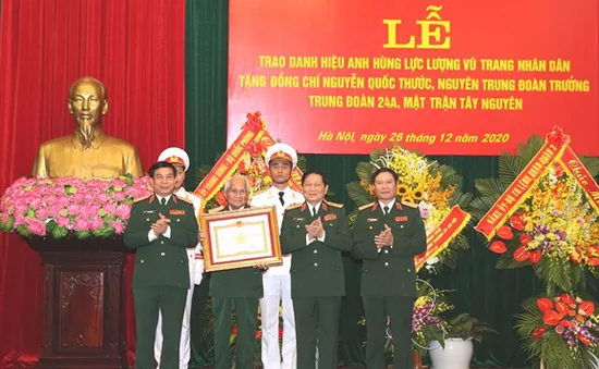 Trao danh hiệu Anh hùng LLVT nhân dân tặng Trung tướng Nguyễn Quốc Thước