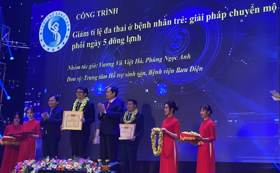 Vinh danh công trình nghiên cứu: "Giảm tỷ lệ đa thai ở bệnh nhân trẻ: Giải pháp chuyển phôi ngày 5 đông lạnh"