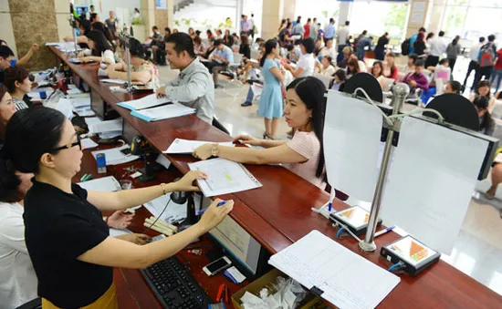 Thu ngân sách 11 tháng đầu năm giảm gần 8%