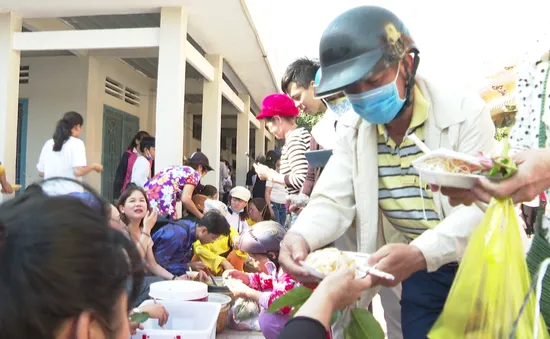 Độc đáo phiên chợ "lá" Tây Ninh