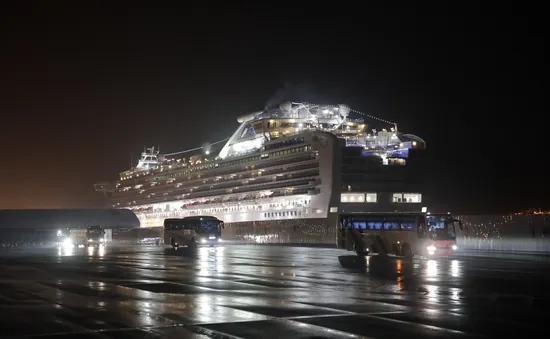 Mỹ, Canada sơ tán công dân trên tàu Diamond Princess