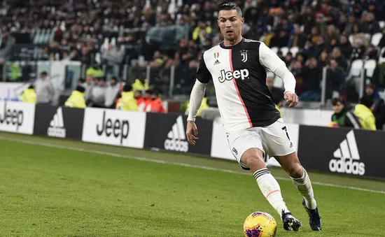 C.Ronaldo rời "ổ dịch" COVID-19 để lánh nạn
