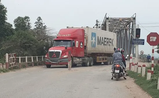 Ưu tiên đầu tư cầu đường bộ Cẩm Lý