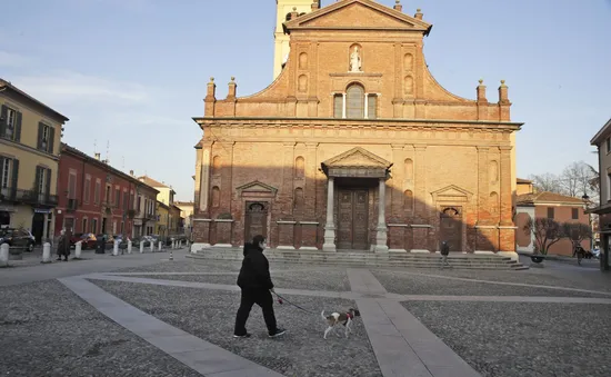 Bùng phát dịch COVID-19 ở Italy