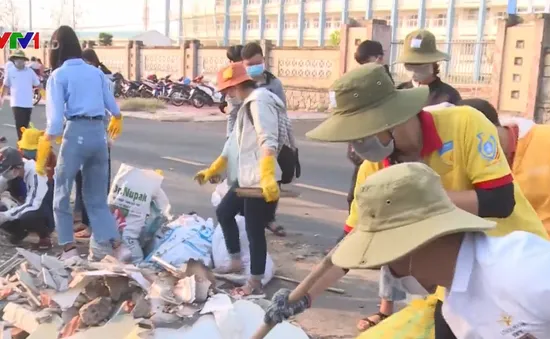 Đội tình nguyện “Vì Phú Yên xanh” chung tay xây dựng môi trường xanh sạch