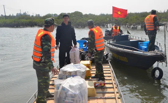 Liên tiếp phát hiện các vụ vận chuyển thiết bị y tế qua biên giới