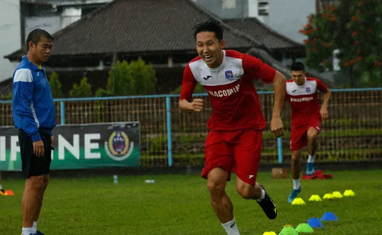 Than Quảng Ninh đội mưa tập luyện ở Bali chuẩn bị cho trận ra quân tại AFC Cup 2020