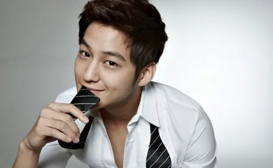 "Hoàng tử gốm" Kim Bum đã xuất ngũ