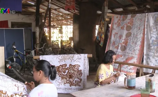 Nghệ nhân cuối cùng của dòng Batik Oey Soe Tjoen