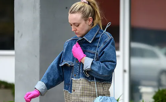 Dakota Fanning kêu gọi fans ở nhà, tránh lây lan virus Corona