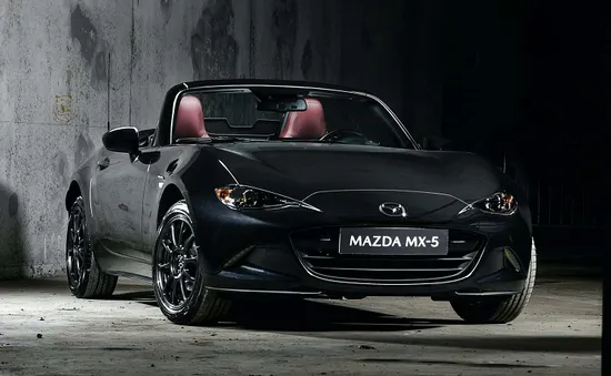 Huyền thoại Mazda MX-5 Eunos Edition đen ma mị, đẹp ngỡ ngàng