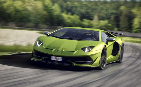 Triệu hồi 26 xe Lamborghini Aventador do lỗi không thể mở cửa