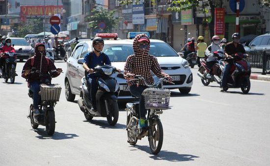 Ngày 27/3, trời nắng mạnh và nóng tại khu vực Bắc miền Trung