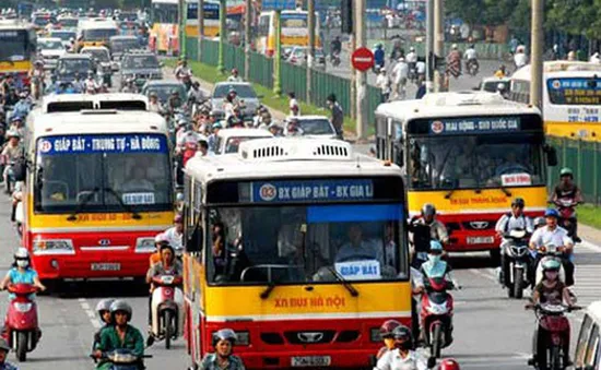 Hà Nội giảm 80% chuyến xe bus