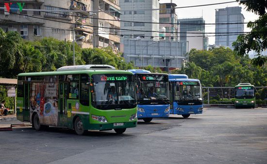 TP.HCM yêu cầu tạm dừng hoạt động xe bus, xe khách trong 2 tuần