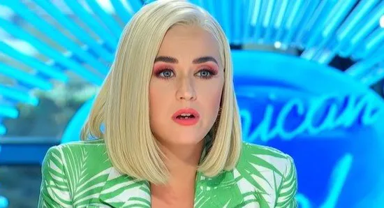 American Idol 2020: May mắn gặp Ryan Seacrest ngoài cửa, thí sinh trẻ khiến Katy Perry rơi lệ