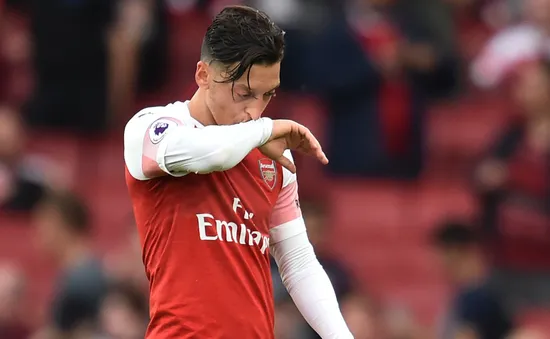 Cựu sao Arsenal khẳng định: "Ozil không còn tương lai ở Arsenal"