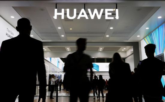 Huawei thừa nhận "khó sống" với lệnh cấm từ Chính phủ Mỹ