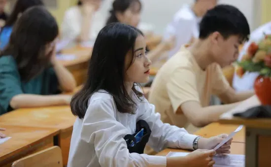 Cà Mau - Địa phương đầu tiên cho học sinh lớp 9 và 12 đi học lại