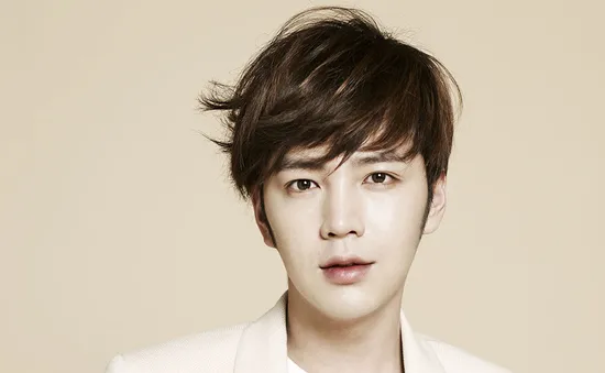 Jang Geun Suk phủ nhận cáo buộc liên quan tới hành vi trốn thuế của mẹ mình