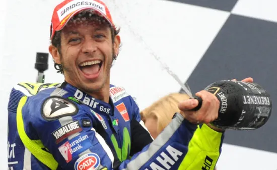 Tay đua Valentino Rossi vẫn muốn thi đấu trên đường đua MotoGP khi ở tuổi 41