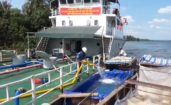 Tiếp tục đưa nước ngọt đến với người dân Bến Tre