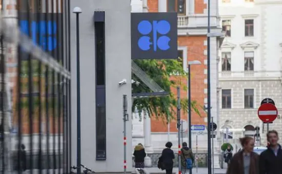 OPEC+ có thể cắt giảm mạnh sản lượng