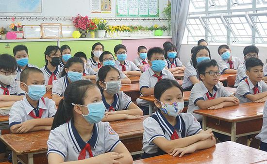 Giáo viên không được ép buộc học sinh học thêm để thu tiền