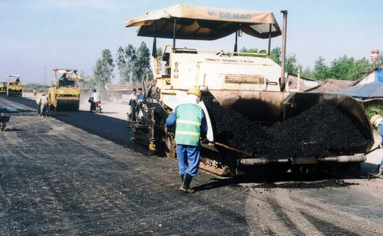 Đề xuất miễn, giảm phí bảo trì đường bộ cho doanh nghiệp vận tải