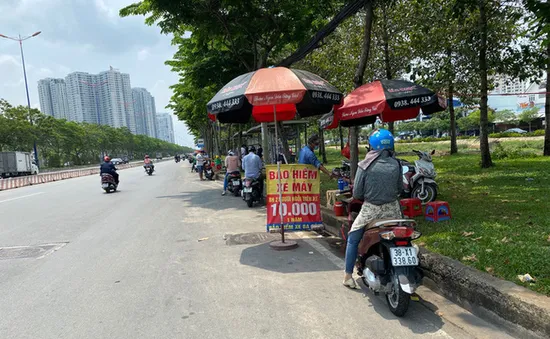 Mua bảo hiểm xe máy ở đâu và giá bao nhiêu tiền?