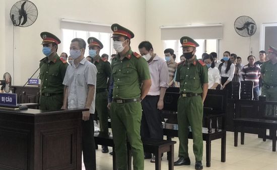 Cựu bí thư thị xã nhận án 10 năm tù