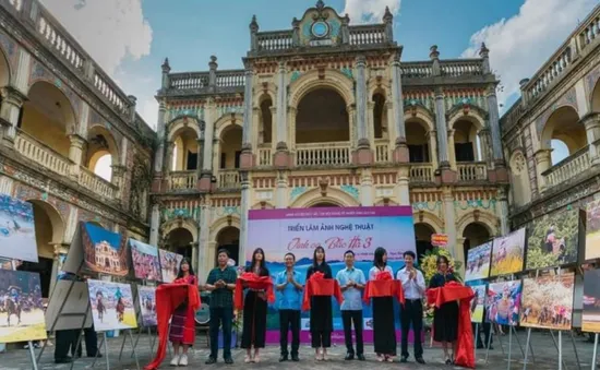 Khai mạc triển lãm ảnh Tình ca Bắc Hà 3