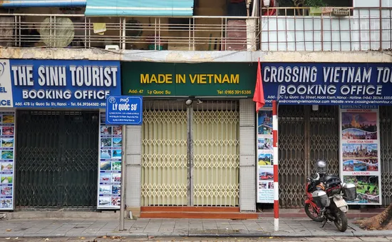 Hà Nội dự kiến cấm cửa hàng không thiết yếu mở trước 9h00