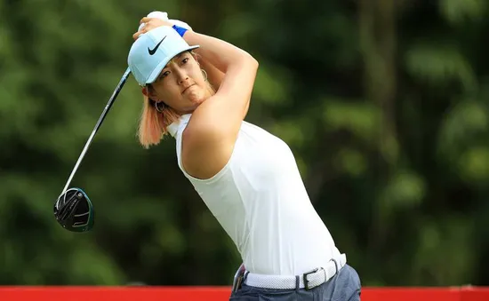 Tay golf xinh đẹp Michelle Wie West xem xét khả năng trở lại thi đấu