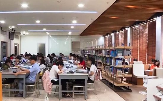 Tăng học phí: Các trường đại học dễ rơi vào "bẫy" do mình đặt ra