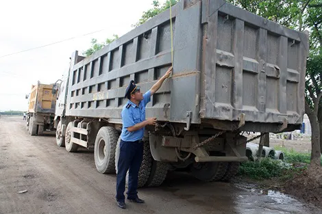 Hết hạn tối hậu thư cắt thùng hạ tải, nhiều nhà xe vẫn cố tình vi phạm