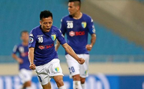 AFC Cup: Thắng sát sao tiền đạo Malaysia, Văn Quyết giành giải "Pha tung người sút bóng đẹp nhất"