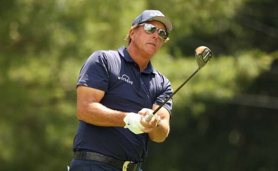 Giải Golf Travellers Championship 2020: Phil Mickelson dẫn đầu sau vòng 2