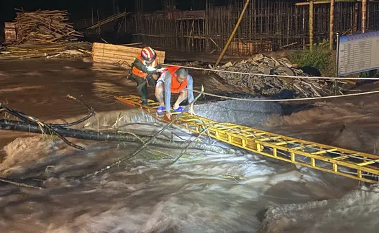 Trung Quốc huy động tối đa lực lượng, ứng phó kiểu thời chiến với mưa lũ nghiêm trọng