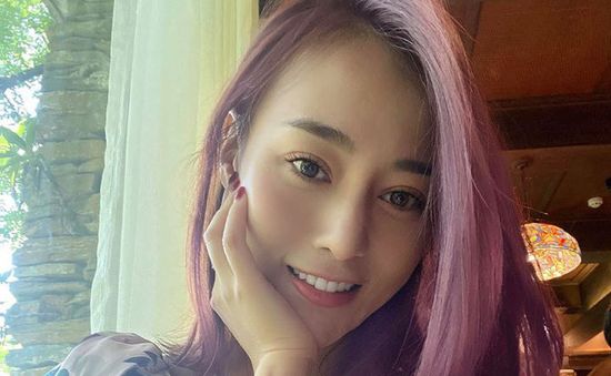Phương Oanh bất ngờ nhuộm tóc tím hồng, Bảo Thanh khen "bắt trend tới bến"