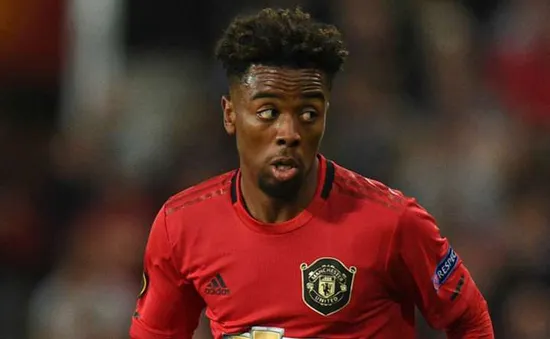 Manchester United chia tay tiền vệ Angel Gomes