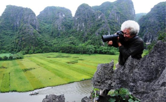 Chỉ bằng 1 cánh tay trái, nhiếp ảnh gia thương binh đạt hàng loạt giải thưởng quốc tế