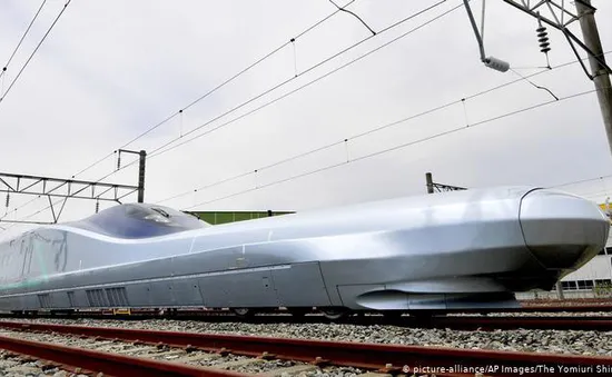 Nhật Bản ra mắt tàu cao tốc Shinkansen mới phá kỷ lục về tốc độ