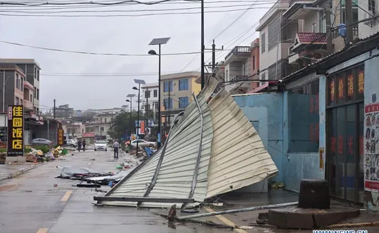 Bão Mekkhala đổ bộ vào miền Đông Trung Quốc, gây mưa to gió lớn