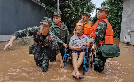 Trung Quốc tiếp tục cảnh báo màu vàng về mưa lũ